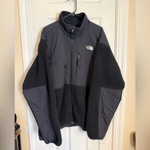 The North Face Men's Black on Black Denali Performance Jacket